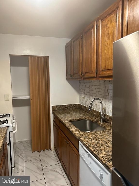 7609 Fontainebleau Drive - Photo 5