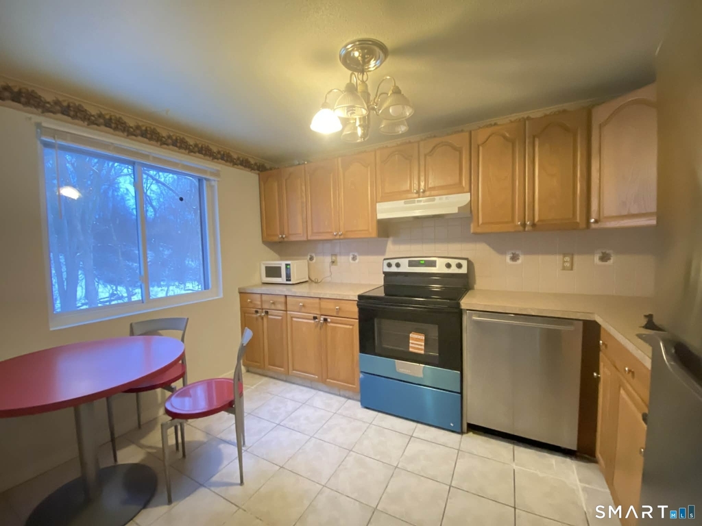 7 Padanaram Road - Photo 2