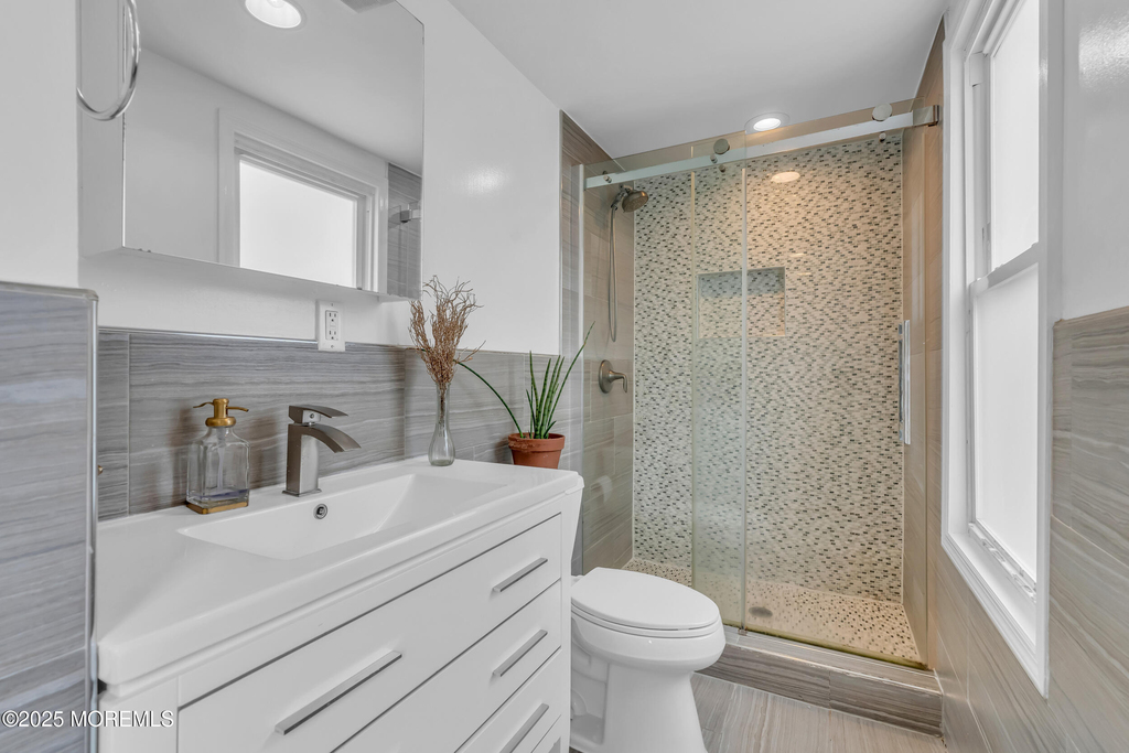 323 Roosevelt Avenue - Photo 10