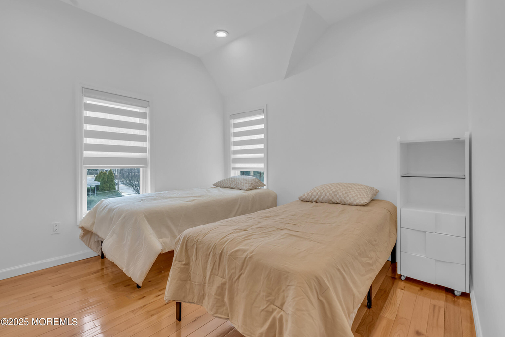 323 Roosevelt Avenue - Photo 13