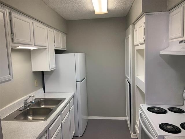 9696 Walnut Street - Photo 4