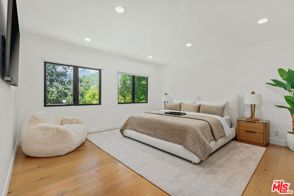 17045 Otsego Street - Photo 21