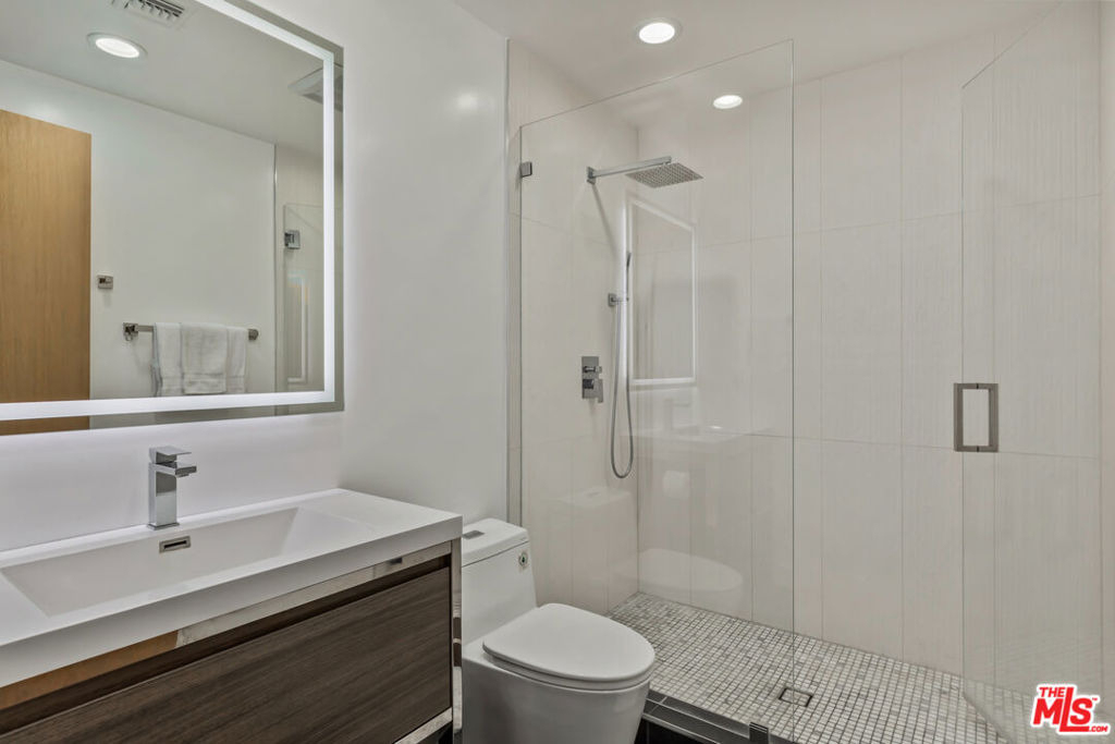 17045 Otsego Street - Photo 25