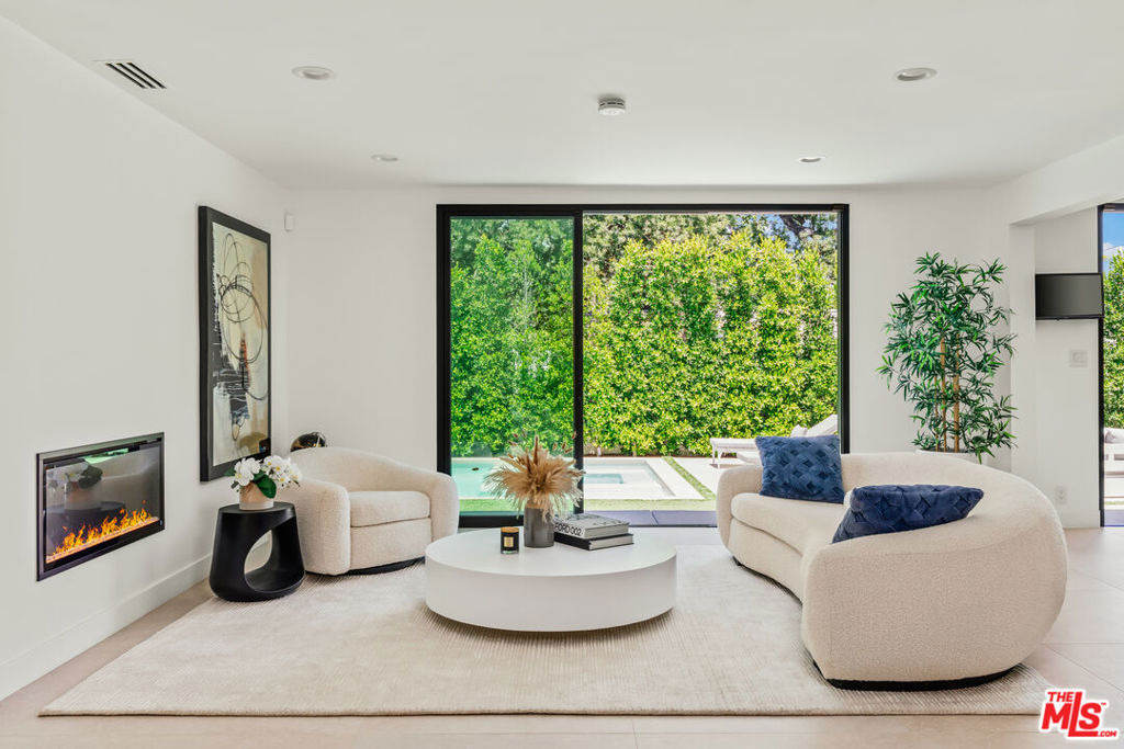 17045 Otsego Street - Photo 4