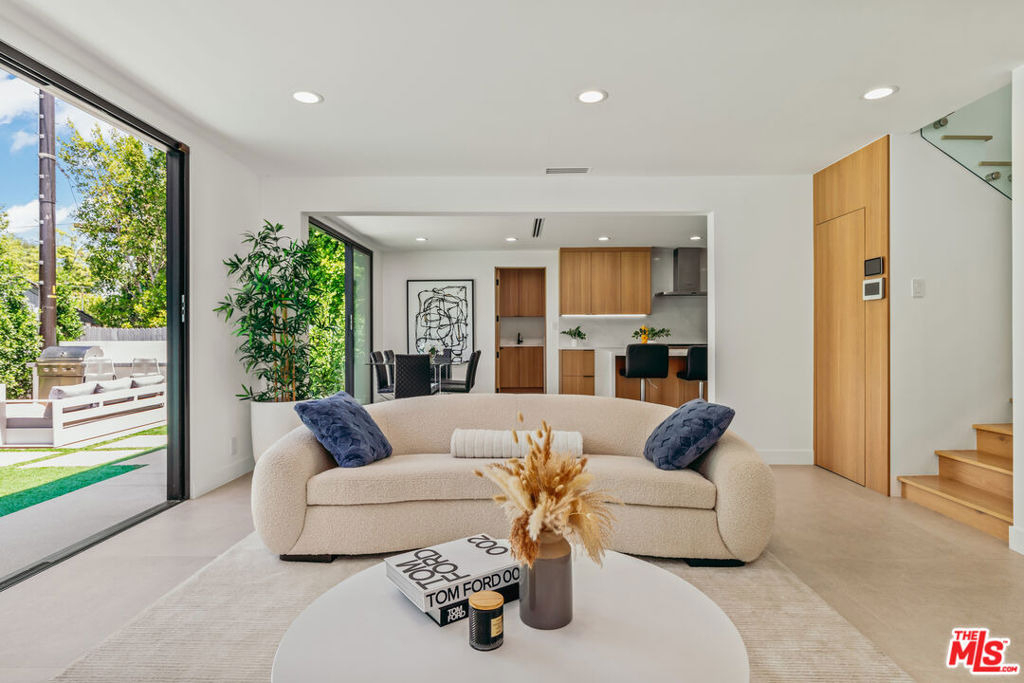 17045 Otsego Street - Photo 2
