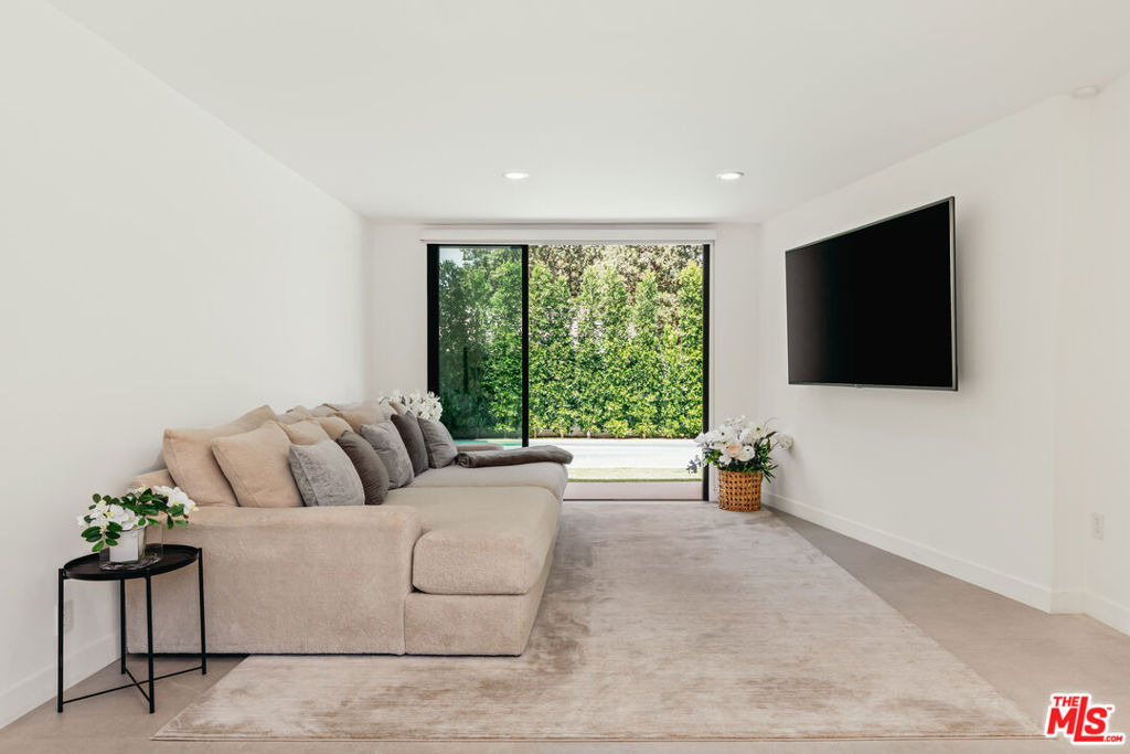17045 Otsego Street - Photo 15