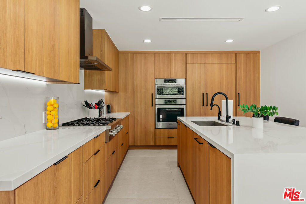 17045 Otsego Street - Photo 10