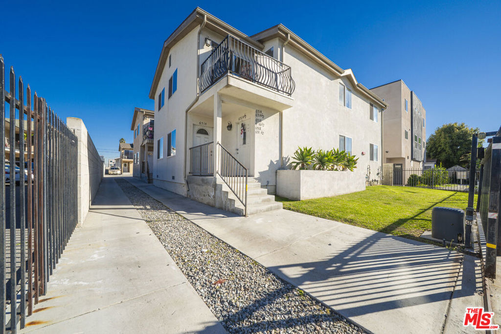 6514 Brynhurst - Photo 1