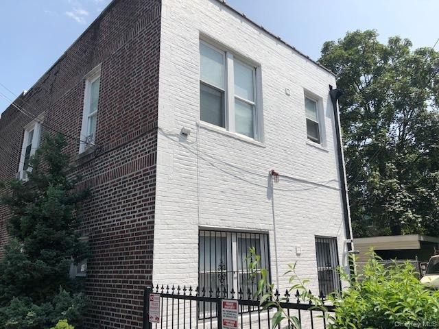 116-02 Farmers Boulevard - Photo 3