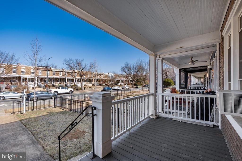 1805 Potomac Avenue Se - Photo 2