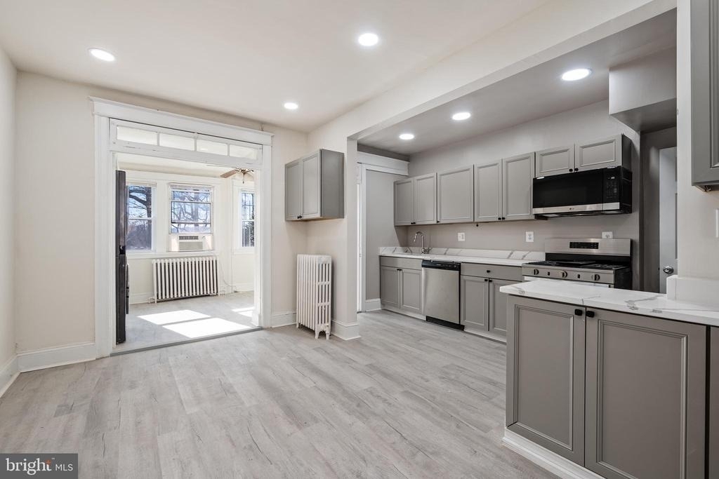 1805 Potomac Avenue Se - Photo 9
