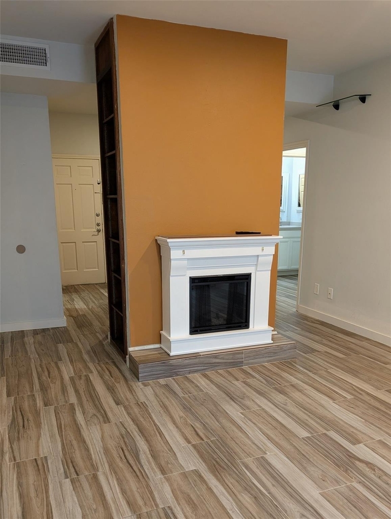 2529 Rio Grande St - Photo 2