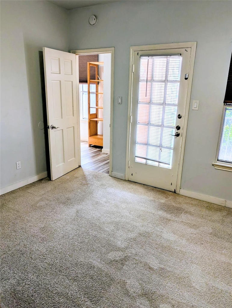 2529 Rio Grande St - Photo 13