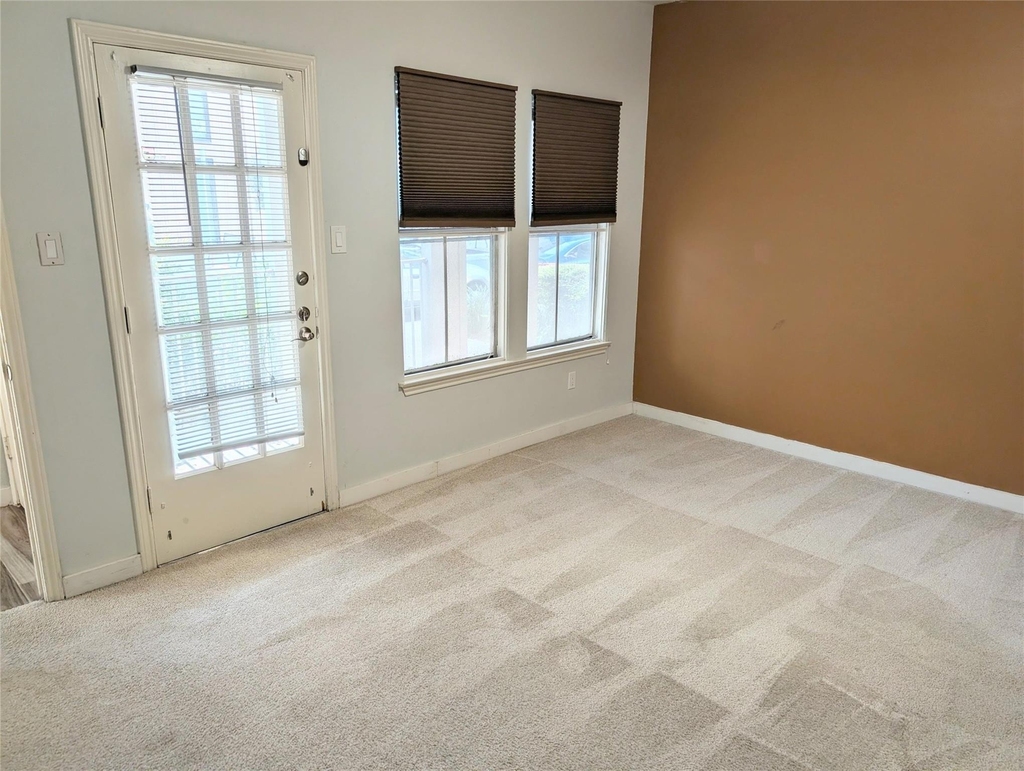 2529 Rio Grande St - Photo 12