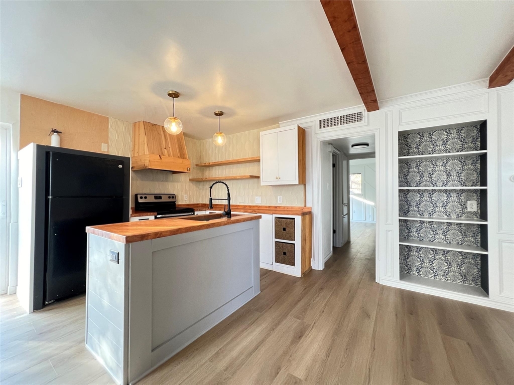 3310 Hycreek Dr - Photo 1