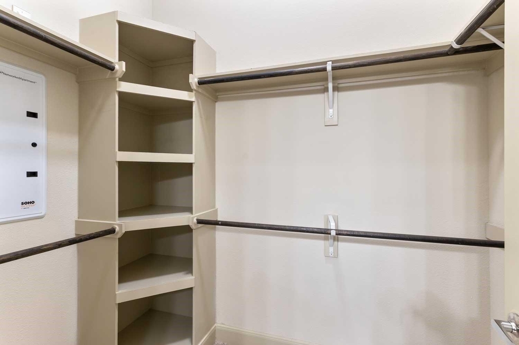 1755 Crescent Plaza Drive - Photo 9