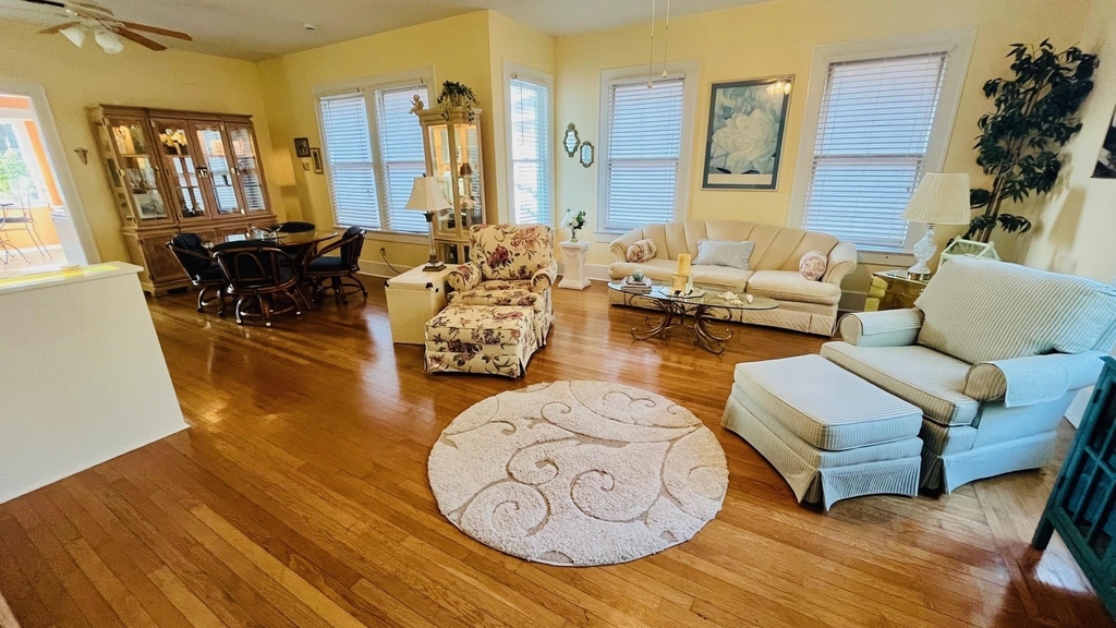 4623 Avenue N 1/2 - Photo 4