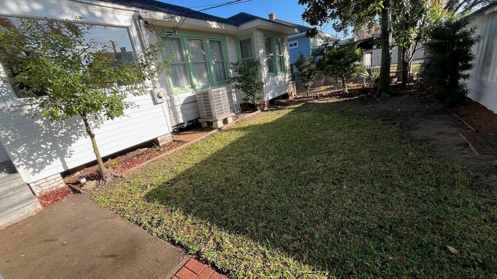 4623 Avenue N 1/2 - Photo 36