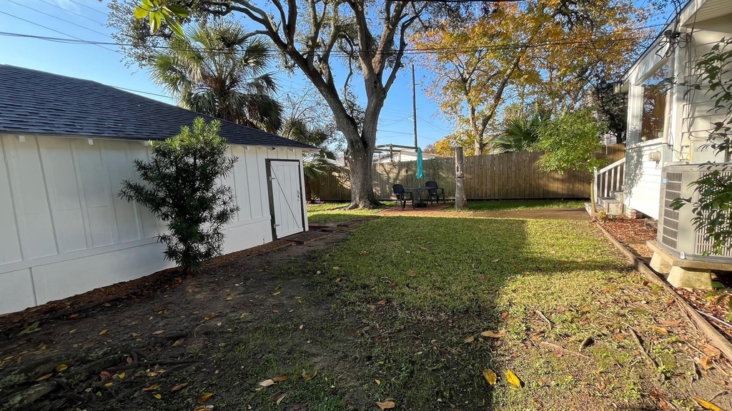 4623 Avenue N 1/2 - Photo 37