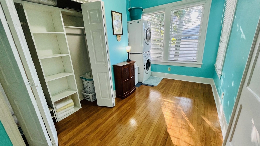 4623 Avenue N 1/2 - Photo 10