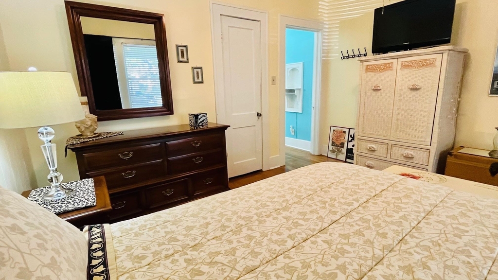4623 Avenue N 1/2 - Photo 20