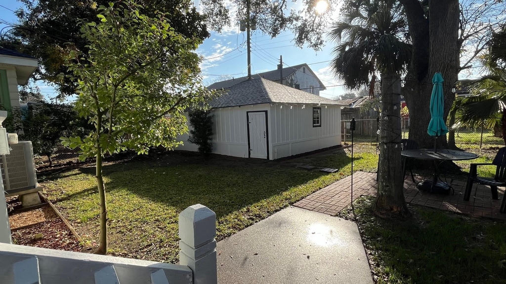 4623 Avenue N 1/2 - Photo 38