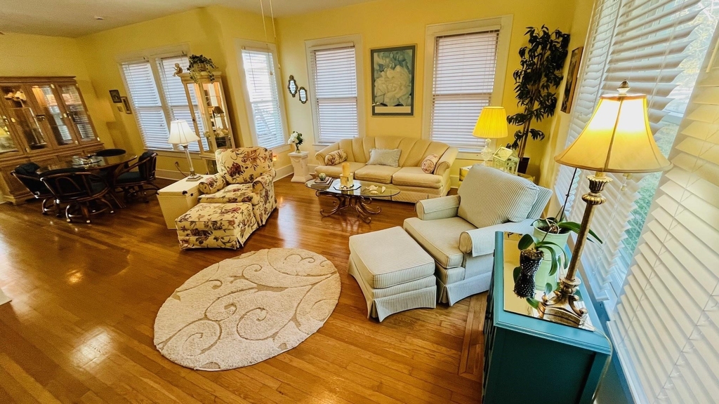 4623 Avenue N 1/2 - Photo 5