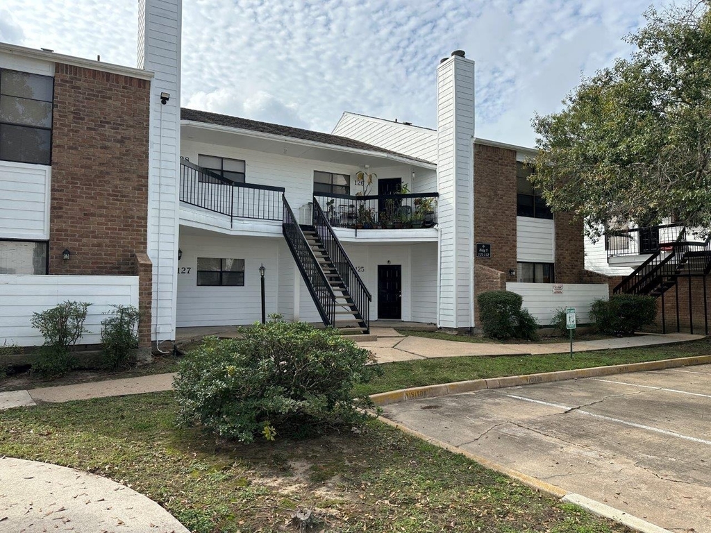 7901 Cambridge Street - Photo 12