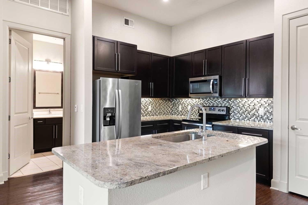 1755 Crescent Plaza Drive - Photo 4