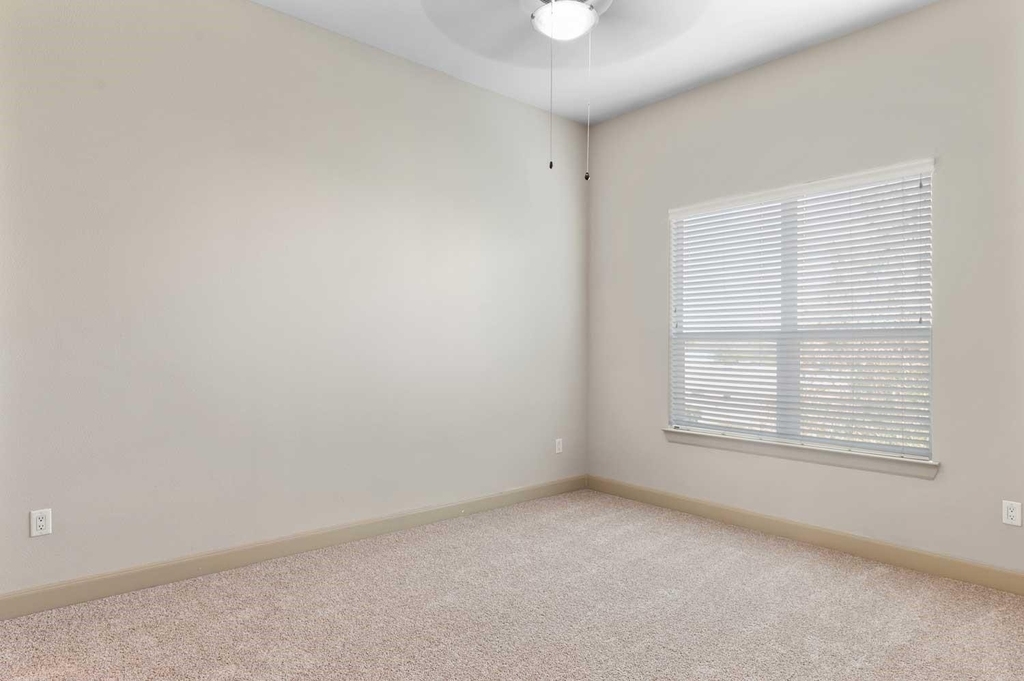 1755 Crescent Plaza Drive - Photo 6