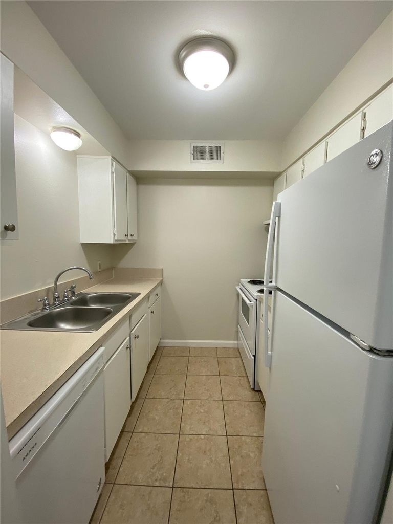 130 Oyster Creek Drive - Photo 3