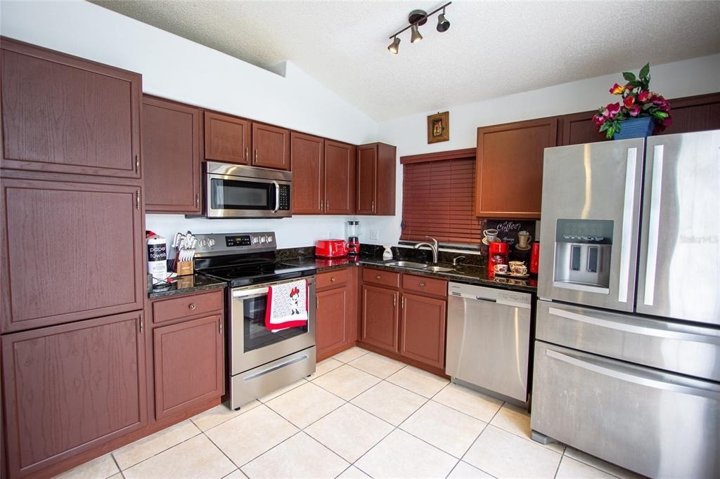 1832 Wimbledon Street - Photo 12
