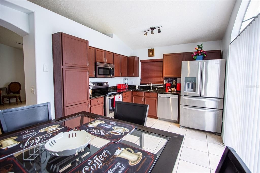 1832 Wimbledon Street - Photo 11
