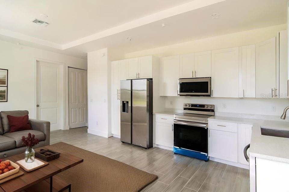 260 Rotonda Boulevard - Photo 2