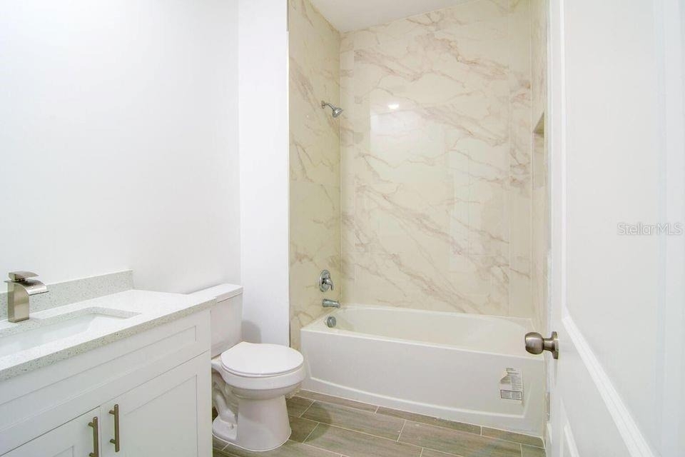 260 Rotonda Boulevard - Photo 10