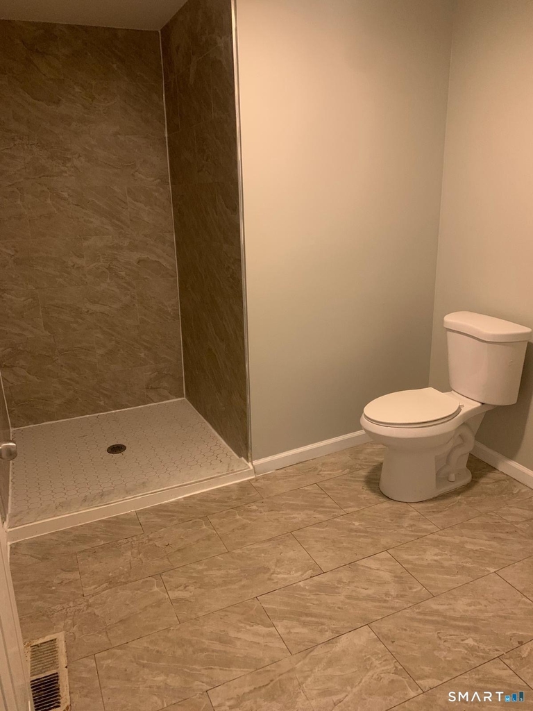 1410 Stratford Avenue - Photo 5