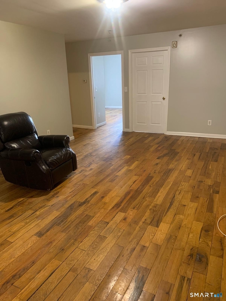 1410 Stratford Avenue - Photo 1