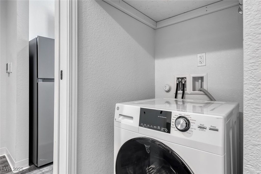304 S Maryland Parkway - Photo 2