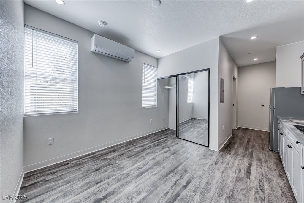 304 S Maryland Parkway - Photo 7