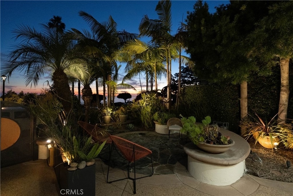 558 Cliff Drive - Photo 5