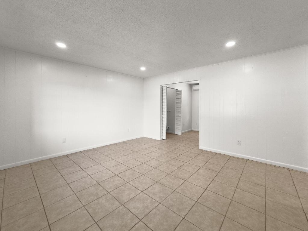 403 Ne 26th Court - Photo 7