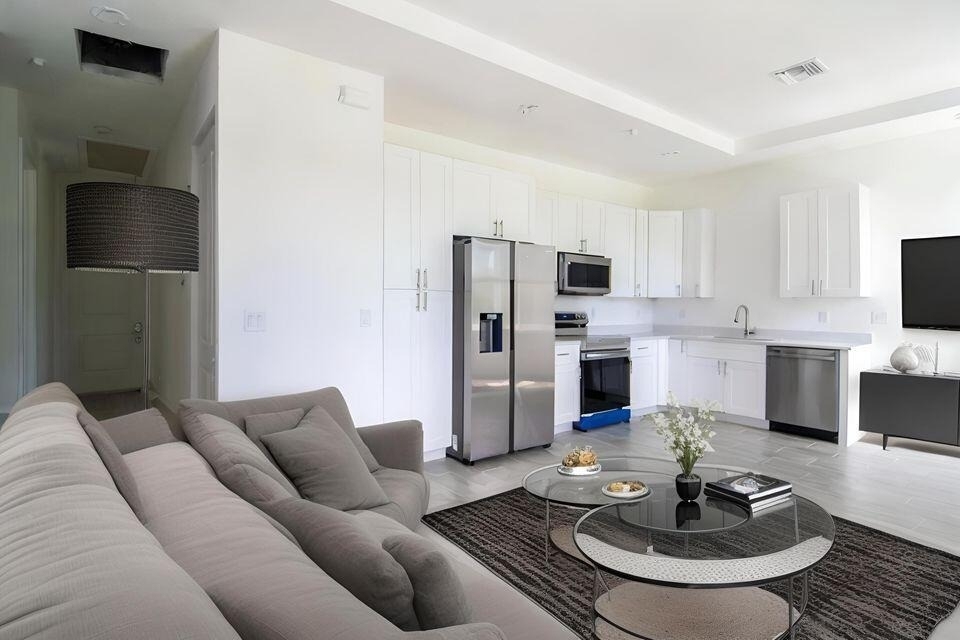 260 Rotonda Boulevard - Photo 1