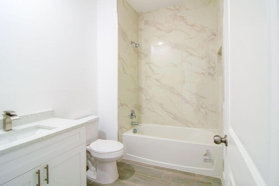 260 Rotonda Boulevard - Photo 10
