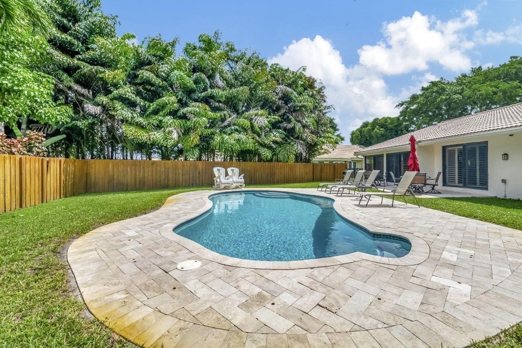 804 Foxpointe Circle - Photo 40