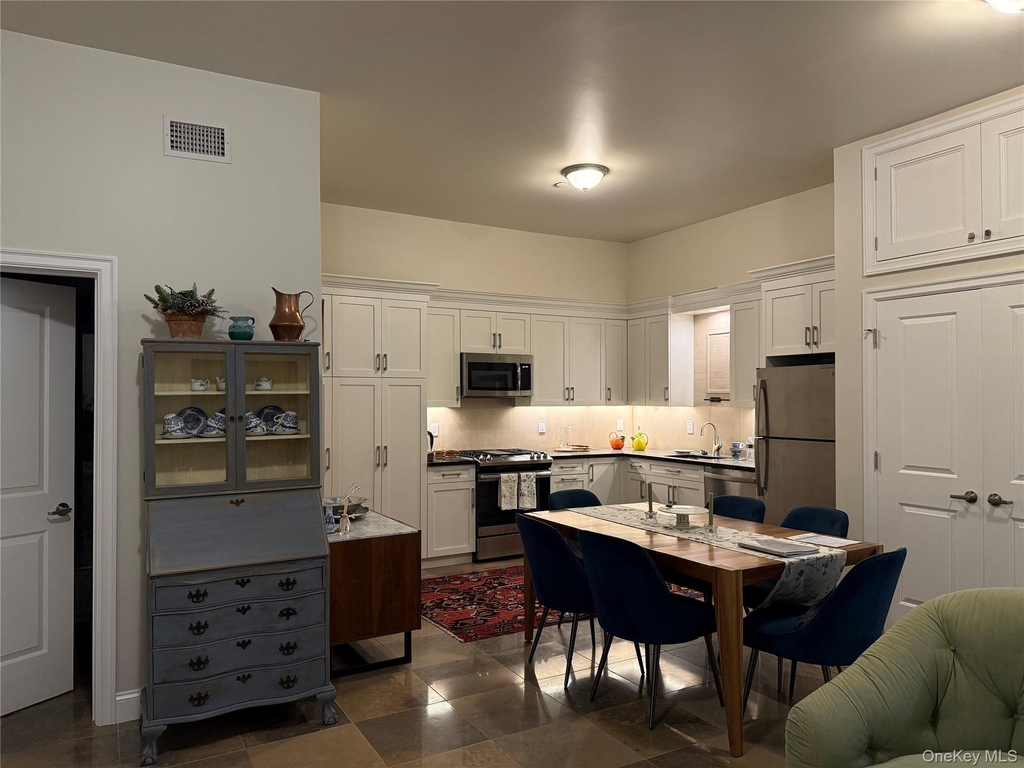 125 Main Street - Photo 3