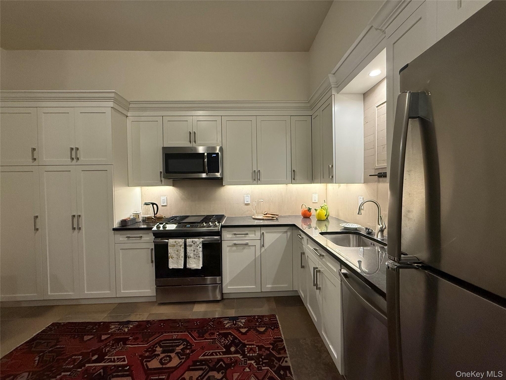125 Main Street - Photo 0