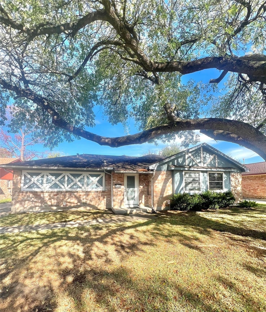 10515 Sagewind Drive - Photo 0