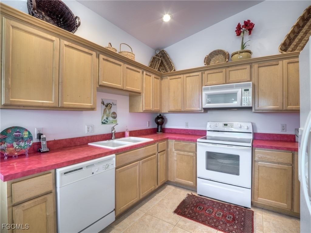 3120 Meandering Way - Photo 17