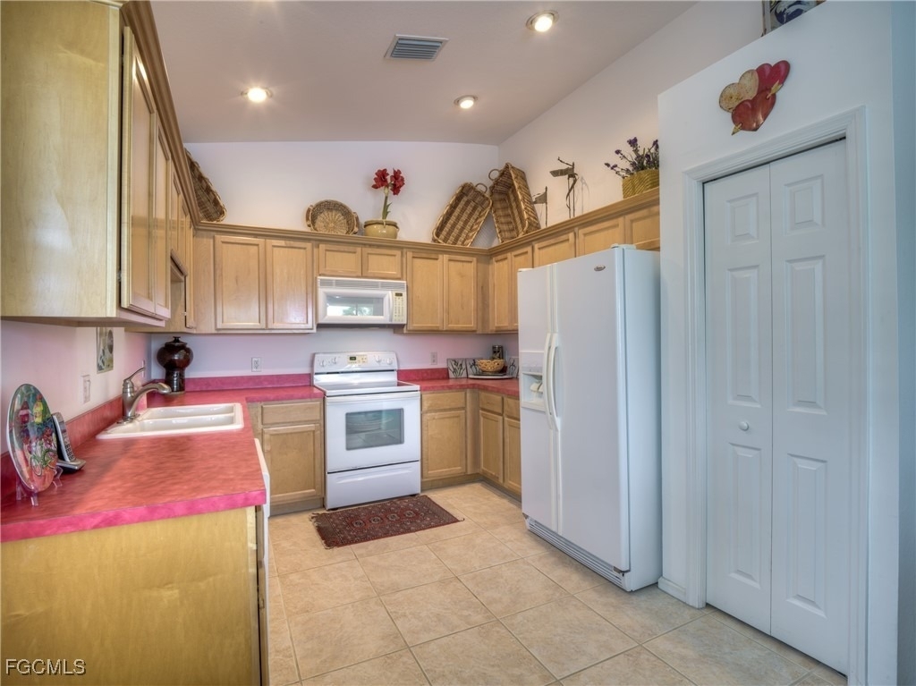 3120 Meandering Way - Photo 16