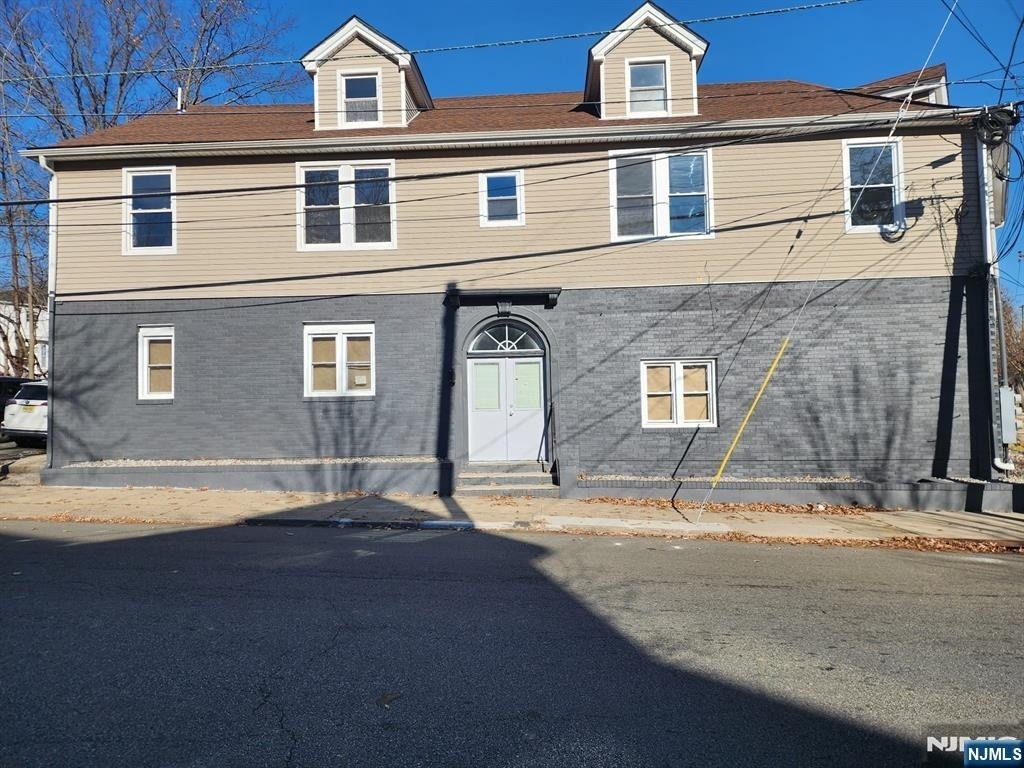 93 Hughes - Photo 0